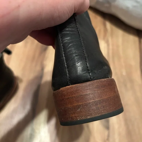 Nisolo Black Chelsea Boot - Picture 4 of 7